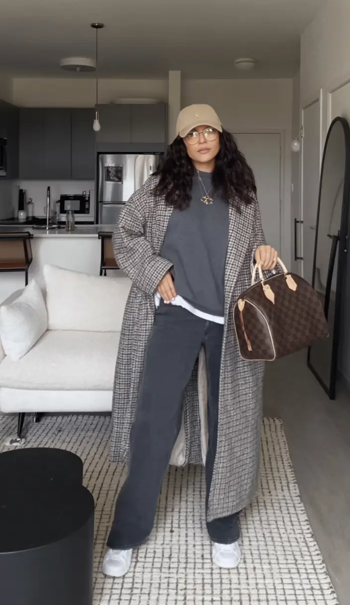 Fall 2025 Fashion Inspiration for Stylish Women Soft Tailoring with a Downtown Twist