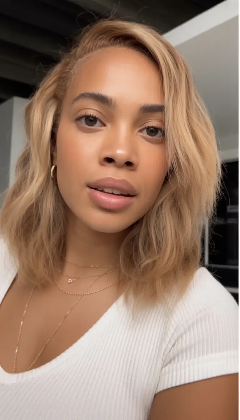 Fall Hair Color Ideas for Deep Skin Tones 2025 Textured Beige Lob with Soft Waves