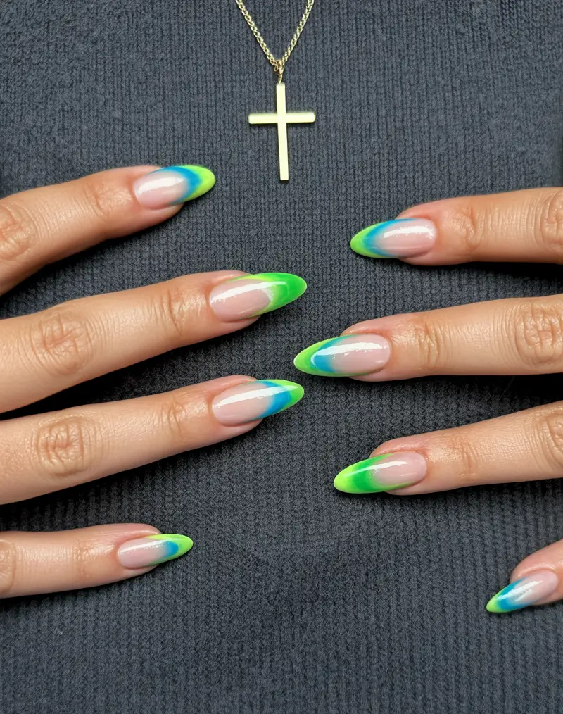 2025 Fall Nail Trends Gradient Almond