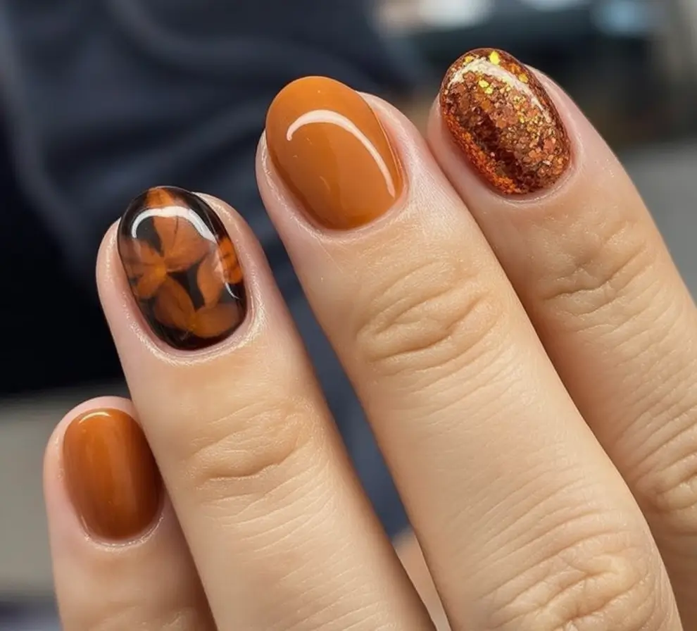 Fall Nail Art Ideas for September 2025 Golden Autumn Glow