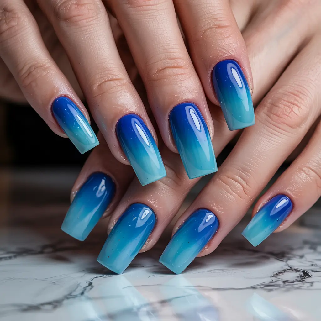 Best Blue Nails Winter 2025 / 2026 Blue Ice Ombre