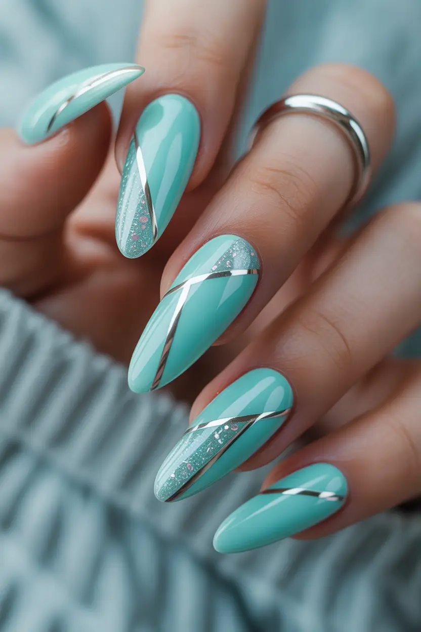 Cute Winter Gel Nails 2025–2026 Mint Frost Lines