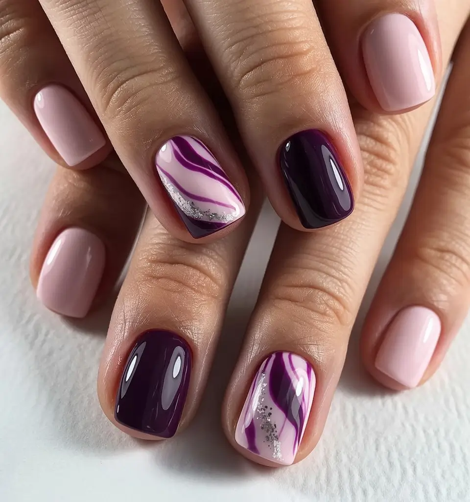 Gel Nail Trends Christmas 2025 Marble Berry Mix