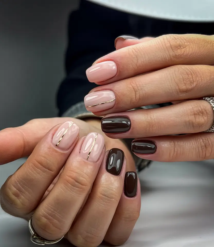 Short Winter Nails 2025–2026 Neutral and Coffee Tone Mix